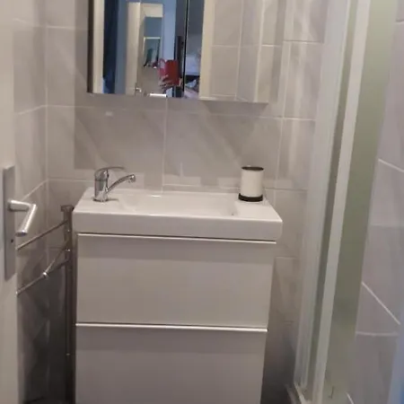 Charming Apt Close To The Beach Of 아그