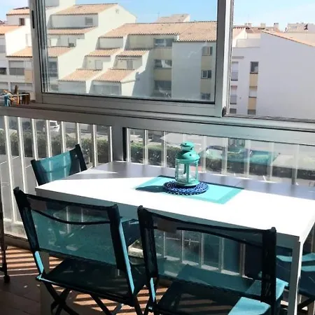 Charming Apt Close To The Beach Of *